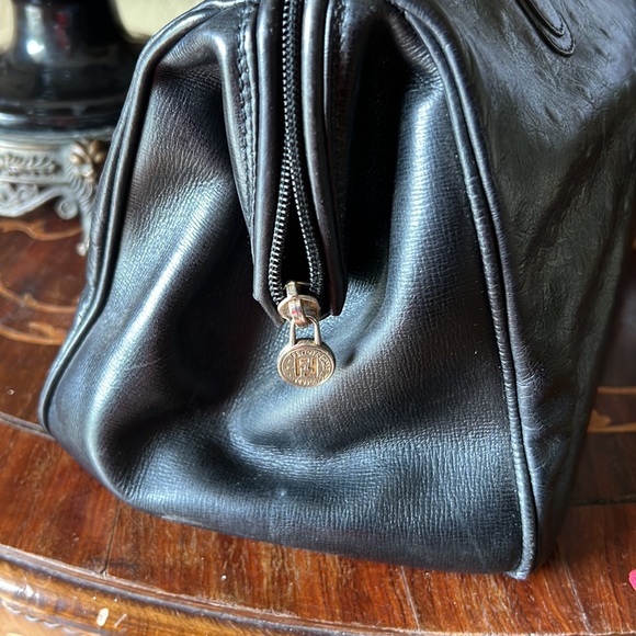 Fendi bag - Picture 10 of 17